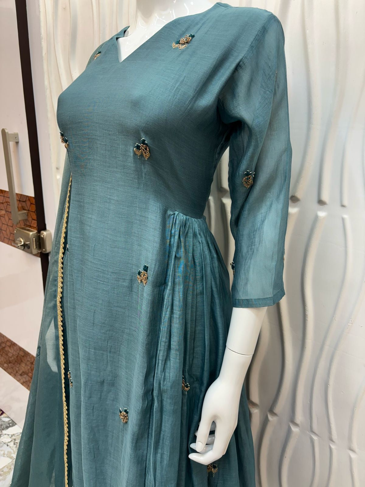 B1999 Mul Chanderi Handwork Suit