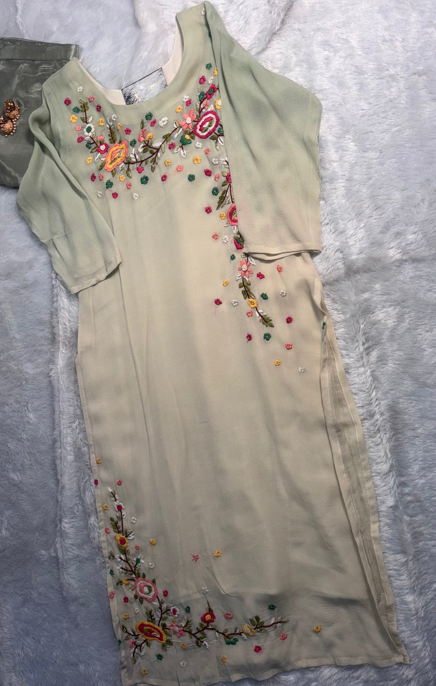 B2001 Pure Chinon Ombre Effect Designer Suit