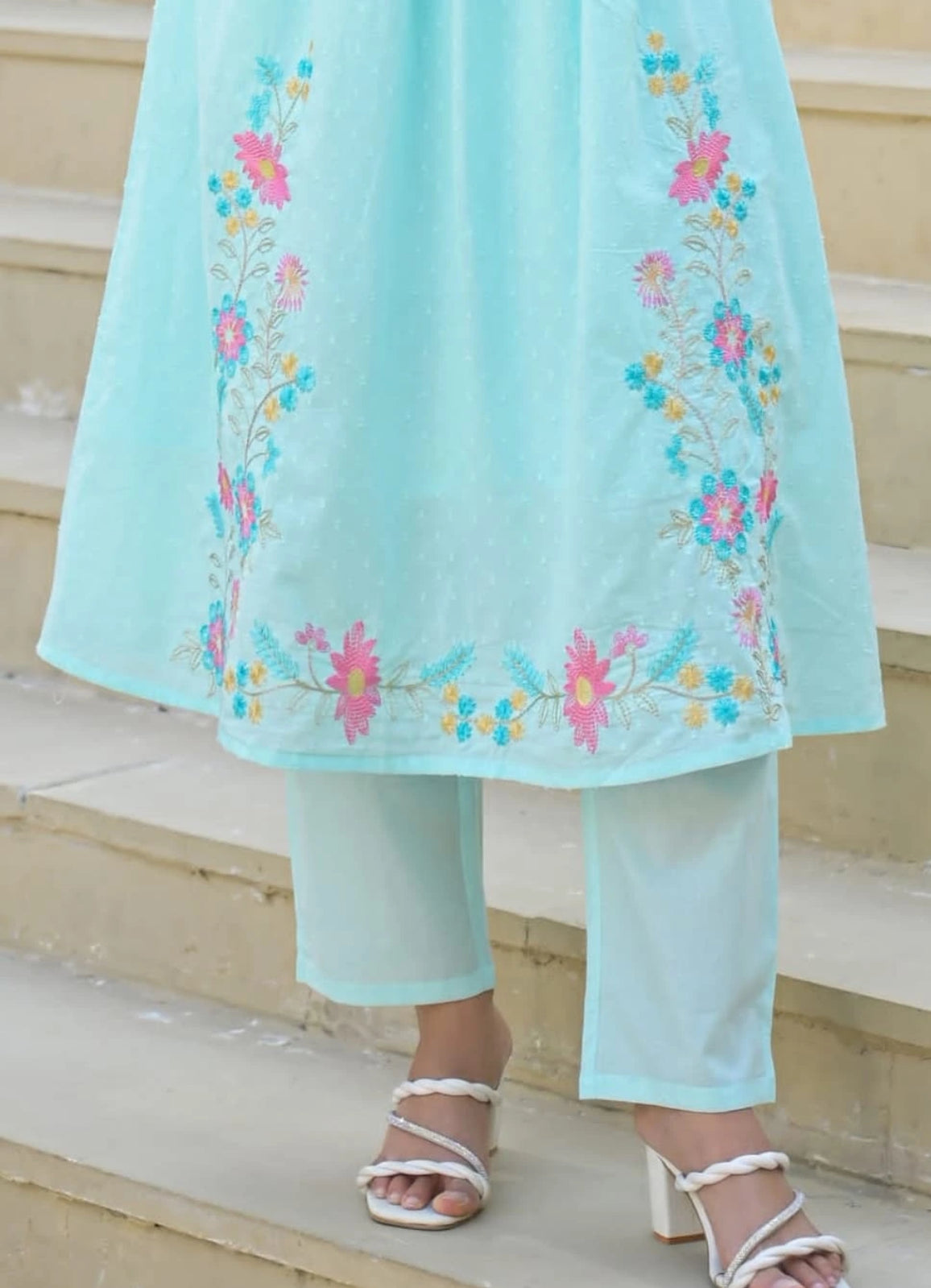 A1696 Mul Cotton Embroidered Suit