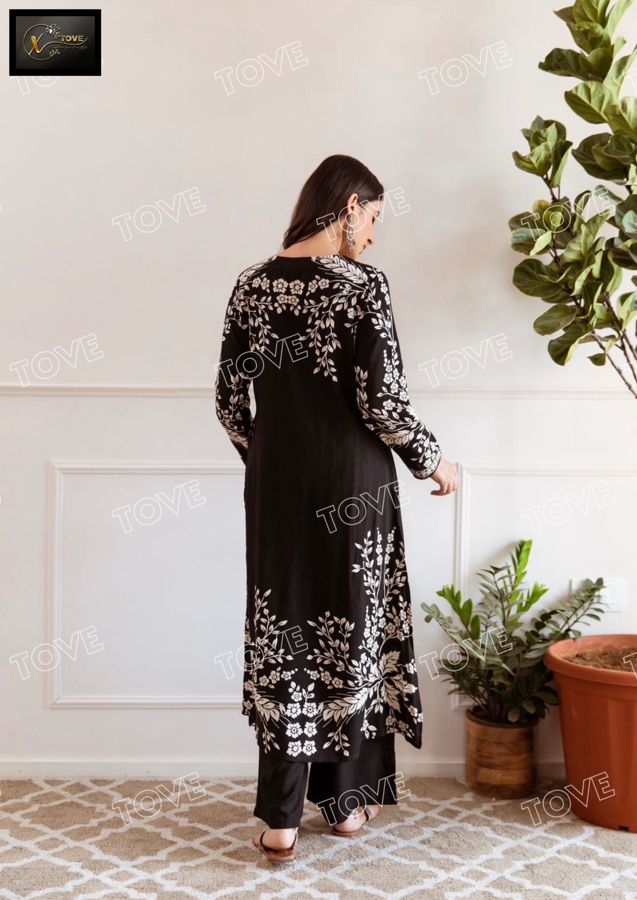 A1109 MONOCHROME TWO PIECE SET