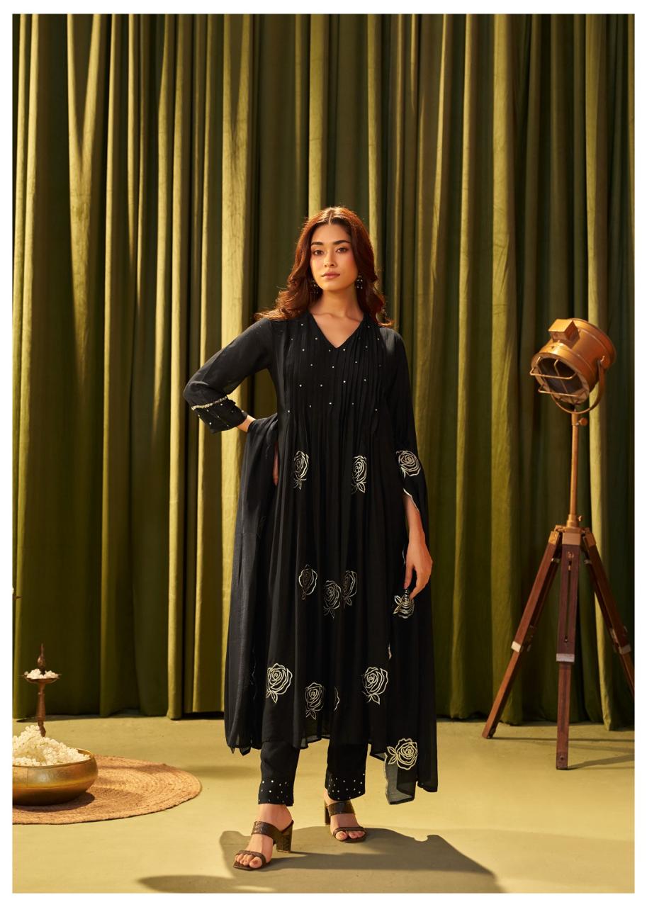 B2018 Mul Chanderi Suit For Black Lovers