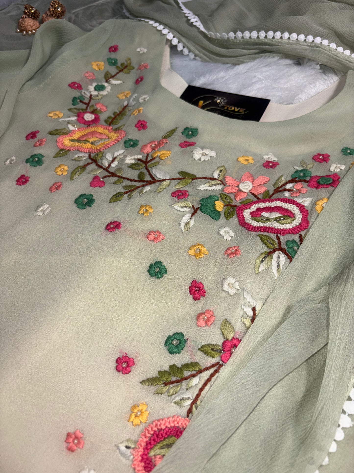 B2001 Pure Chinon Ombre Effect Designer Suit