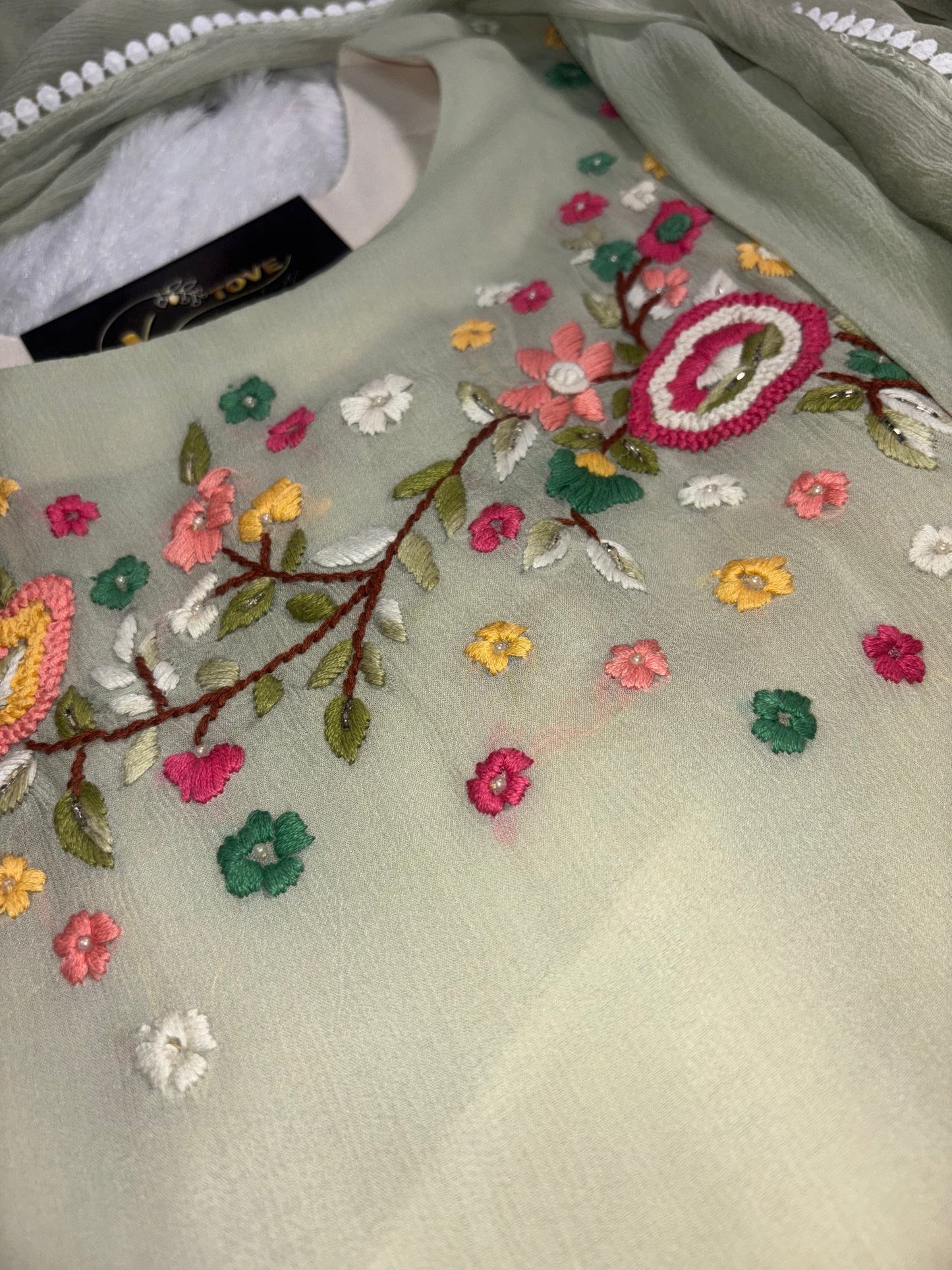 B2001 Pure Chinon Ombre Effect Designer Suit