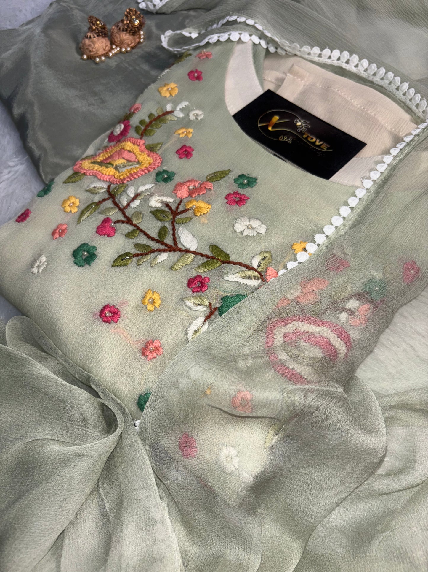 B2001 Pure Chinon Ombre Effect Designer Suit