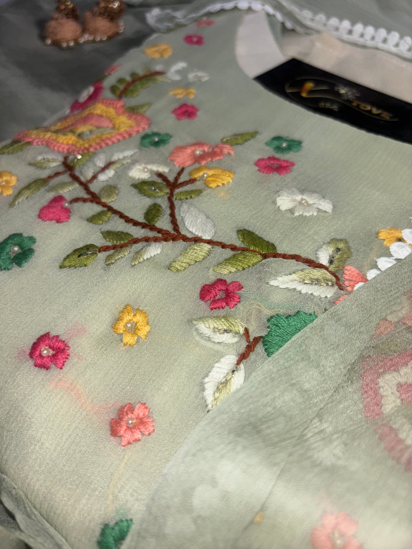 B2001 Pure Chinon Ombre Effect Designer Suit