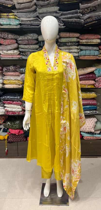 Chinnon Threadwork Aline Kurti with pants and Floral dupatta