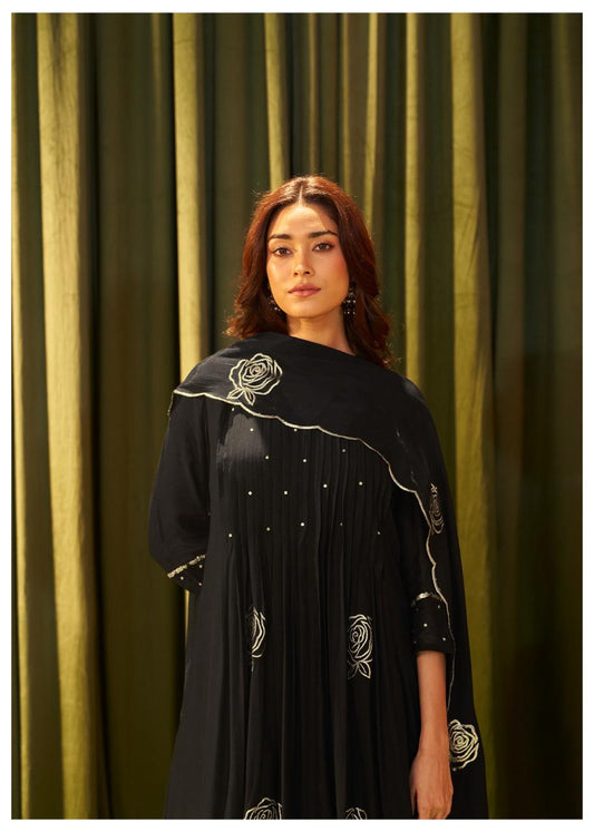 B2018 Mul Chanderi Suit For Black Lovers