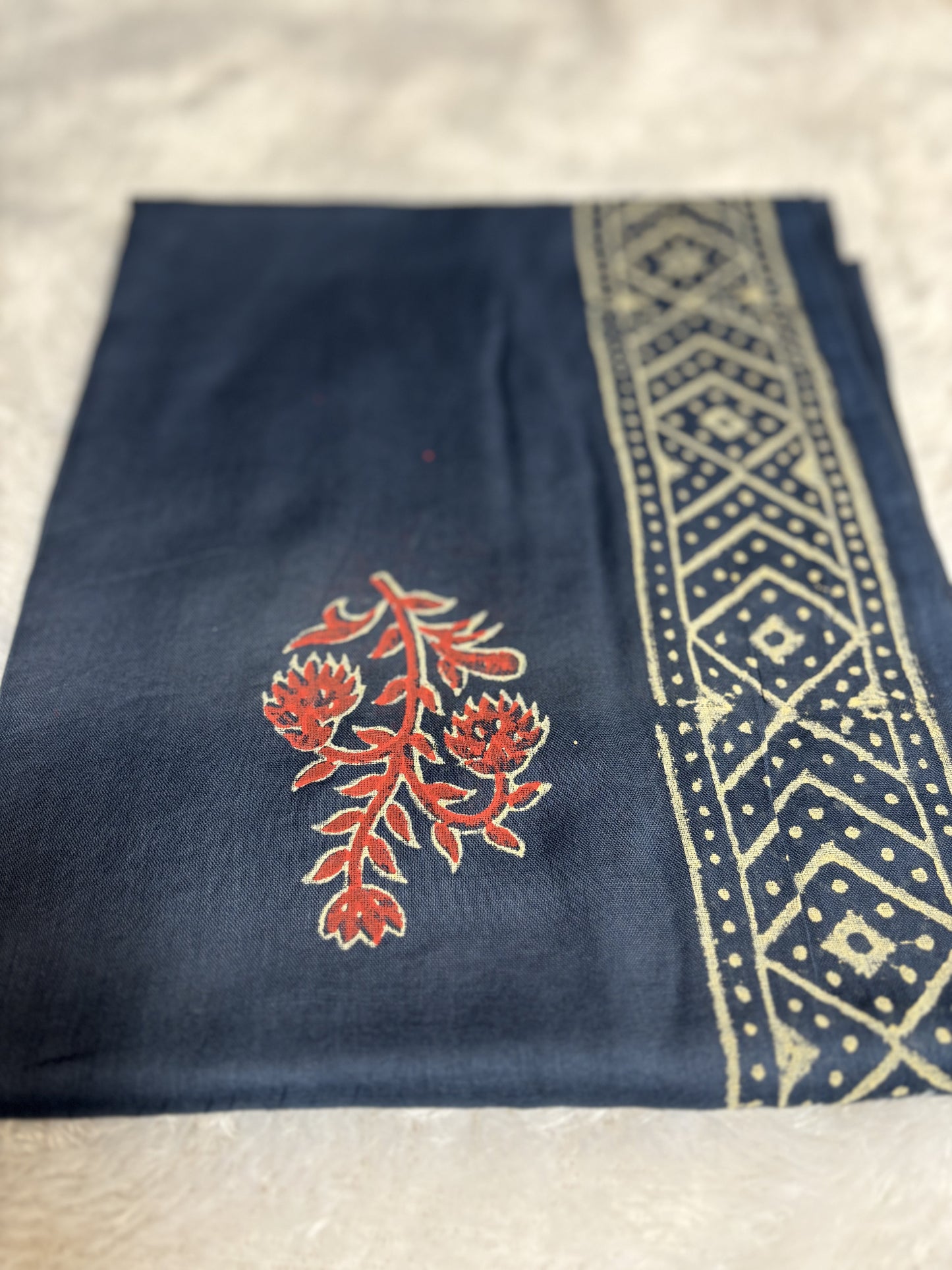 PURE MUL COTTON THREE PIECE SUIT WITH BEAUTIFUL KAMTHI NECKLINE AND BLOCK PRINTED DUPATTA